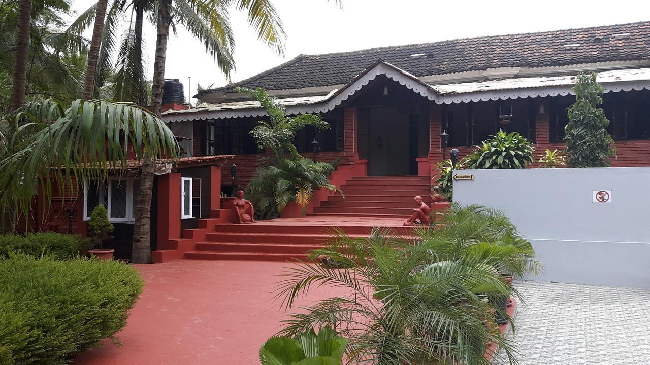 The Rainbows End Bed and Breakfast Madgaon Esterno foto